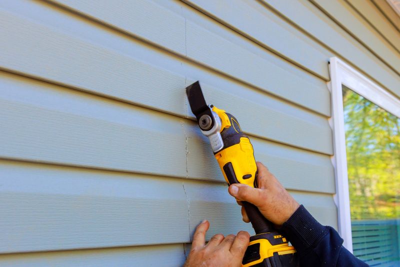Professional Cutting of Vinyl Siding